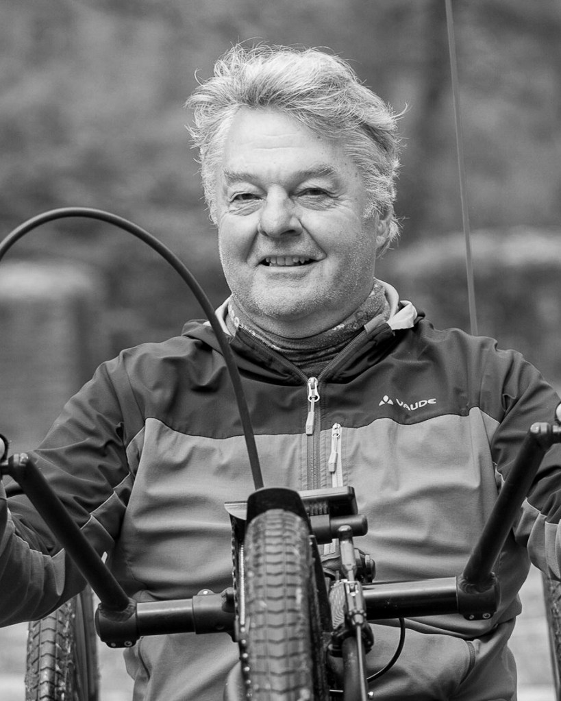 Auf dem Foto sieht man Martin Fischer, den Gründer von Barrierefreies Wandern.